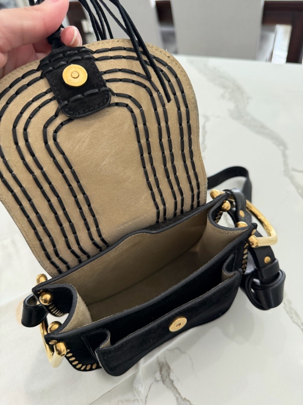 Chloe hudson Crossbody Bag suede with Gold accents black - Picture 5 of 14
